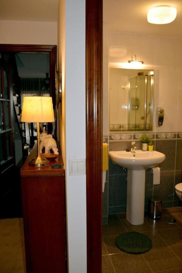 Appartamento Hhc - Duplex Concheiros, 4 Bedrooms, 3 Bathroom, A 700m De La Catedral *